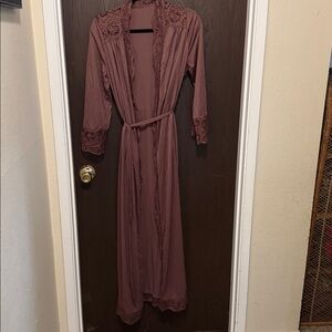 Vintage 70s Size L Olga style 9702 Chocolate Brown Nylon Lace Trim Robe W/Belt